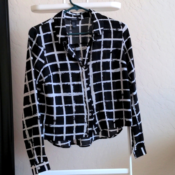 Forever 21 Tops - Forever 21 Button up shirt